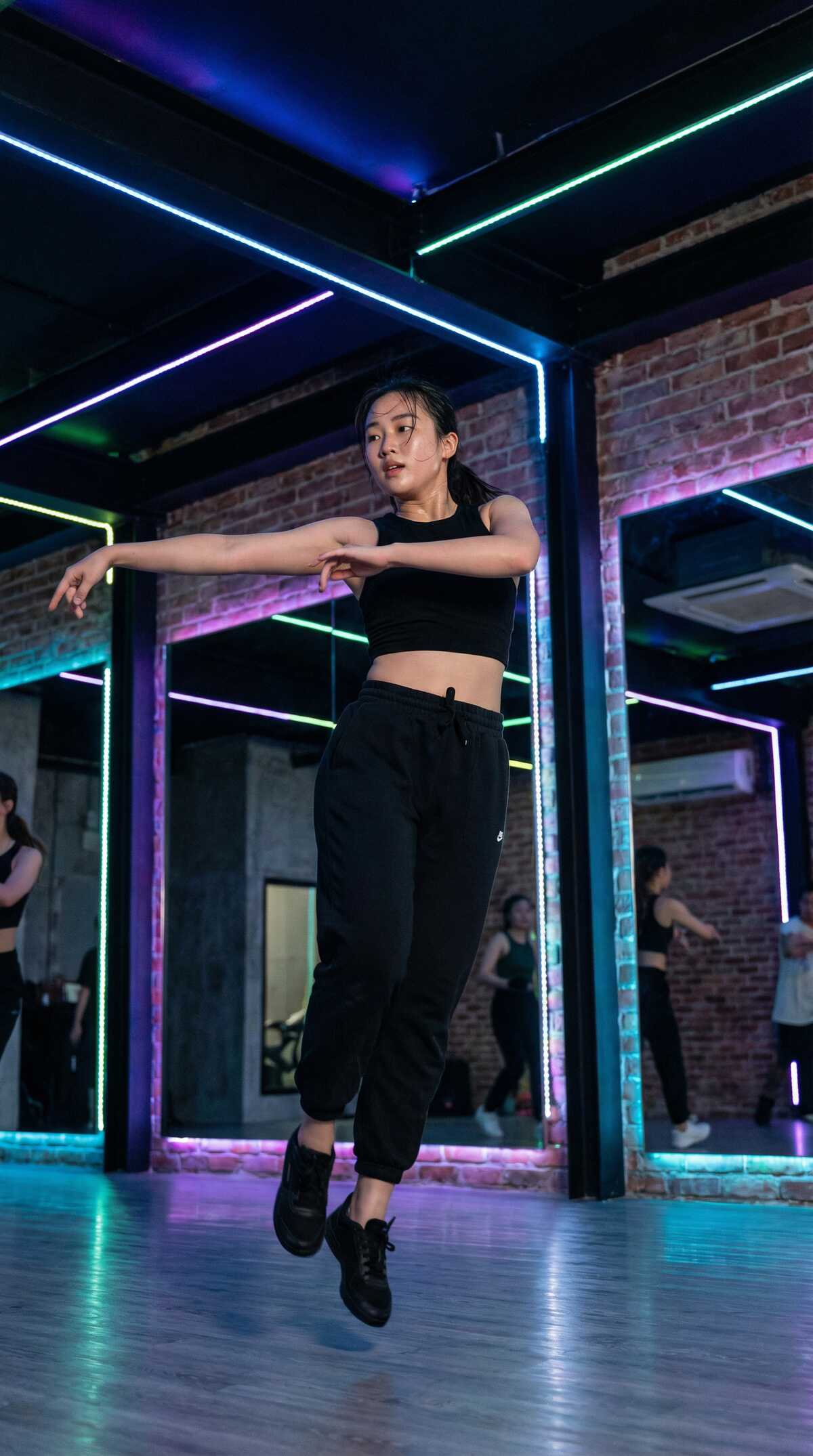 呦呦视频文化研究员周雅文